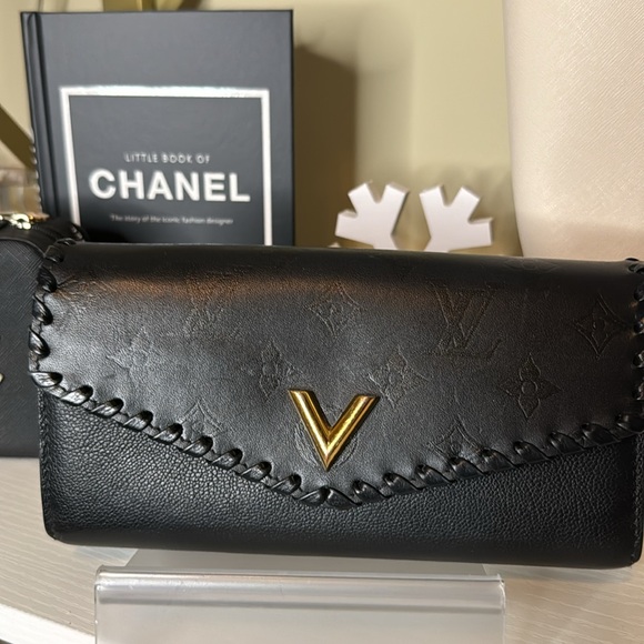 Louis Vuitton Handbags - Louis Vuitton Cuir Plume  Wallet
